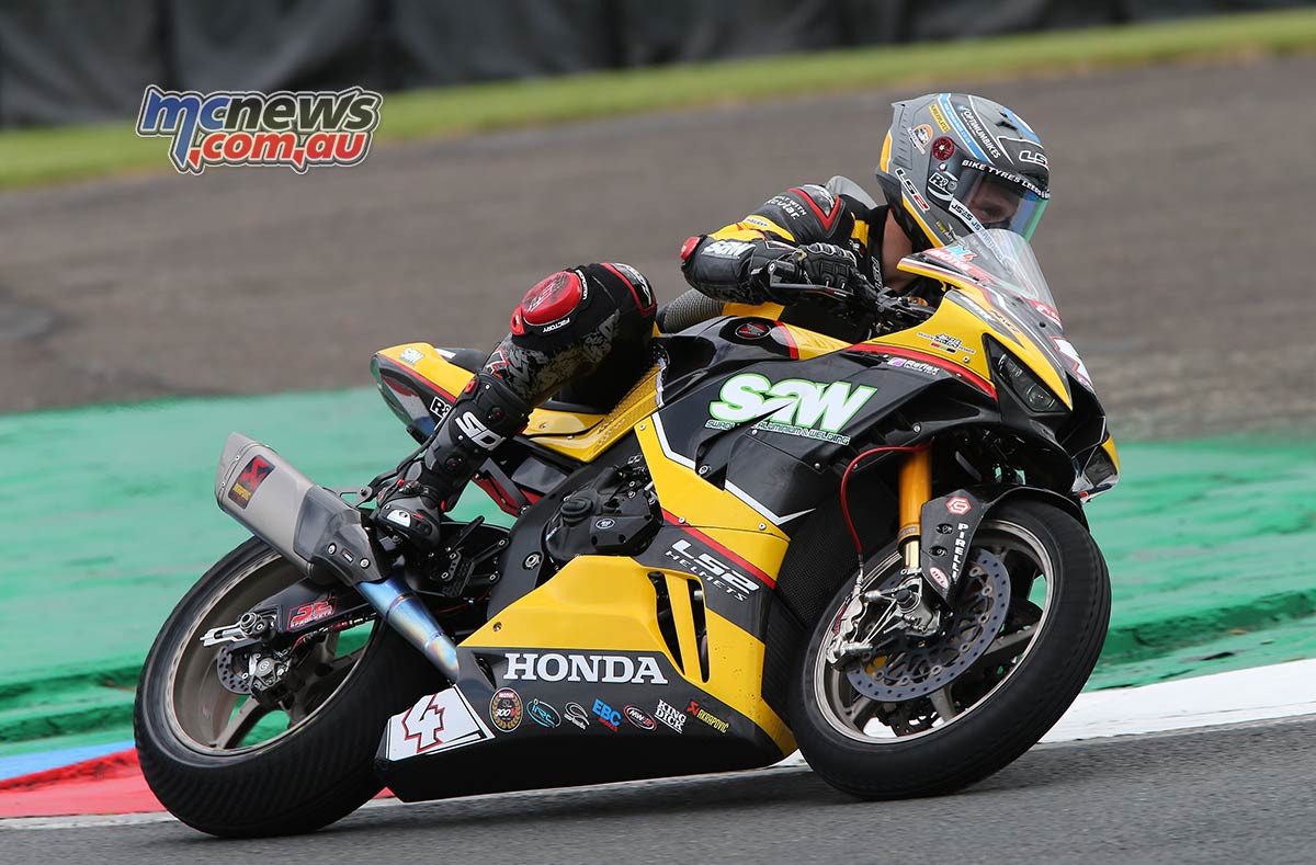 Images From Thruxton Bsb With A Focus On The Aussies Mcnews