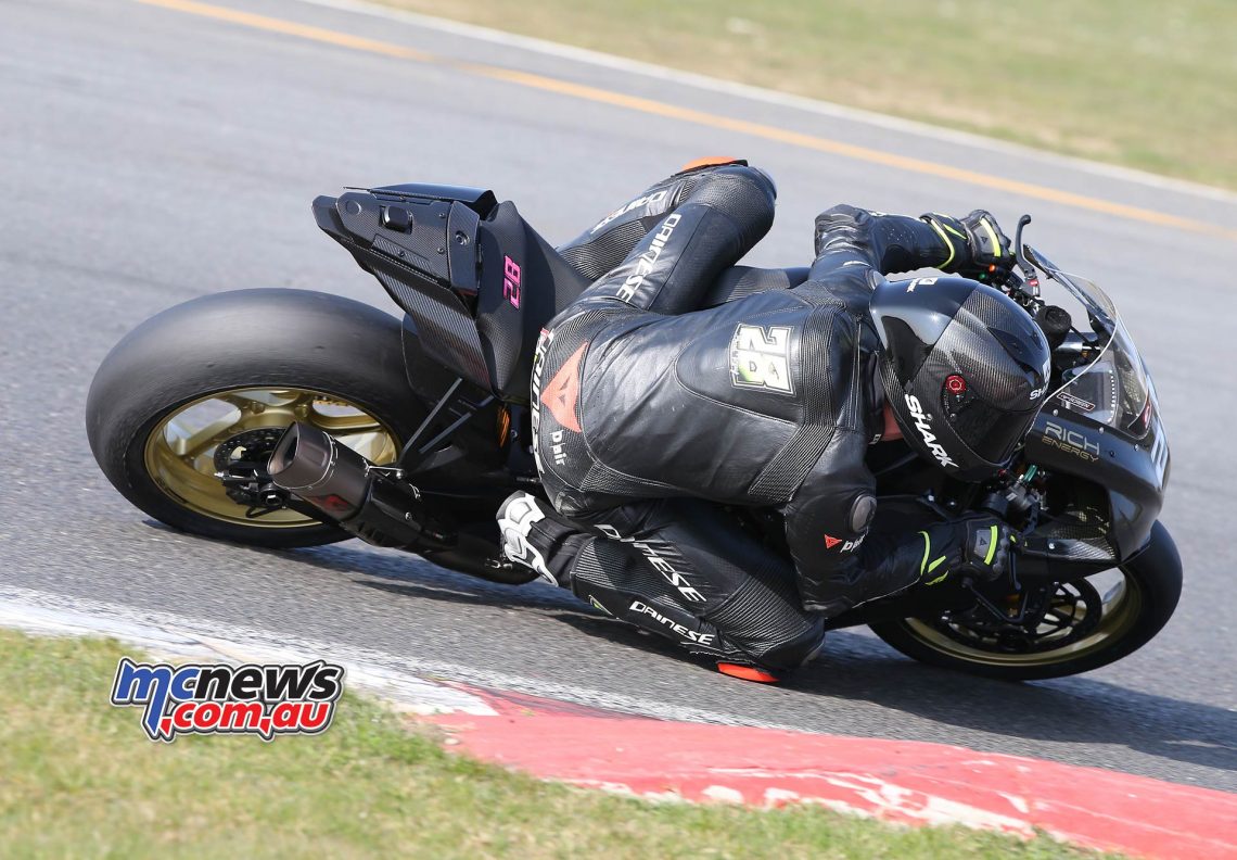 O Show Tops Bsb Snetterton Test We Give You The Full Run Down Mcnews