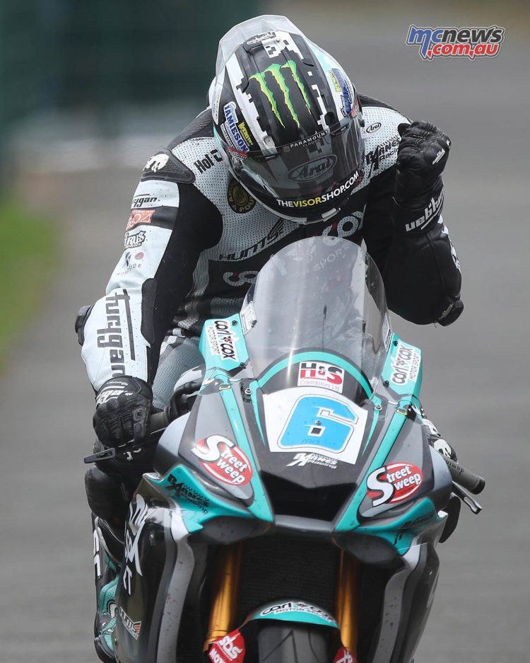 Michael Dunlop Takes 20th Tt Win With Hard Fought Supersport Victory Mcnews