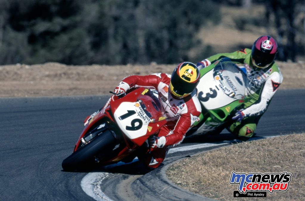 Shawn Giles/Ducati 955 Corsa, Mat Mladin/Kawasaki ZXR750