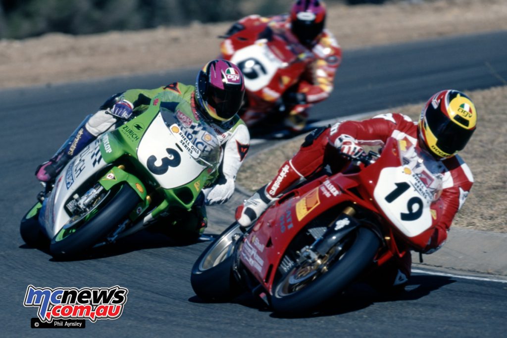 Shawn Giles/Ducati 955 Corsa, Mat Mladin/Kawasaki ZXR750, Kirk McCarthy/Honda RC30