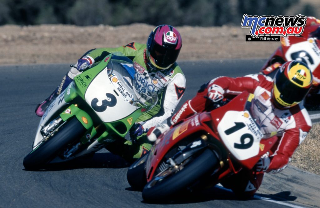 Shawn Giles/Ducati 955 Corsa, Mat Mladin/Kawasaki ZXR750, Kirk McCarthy/Honda RC30