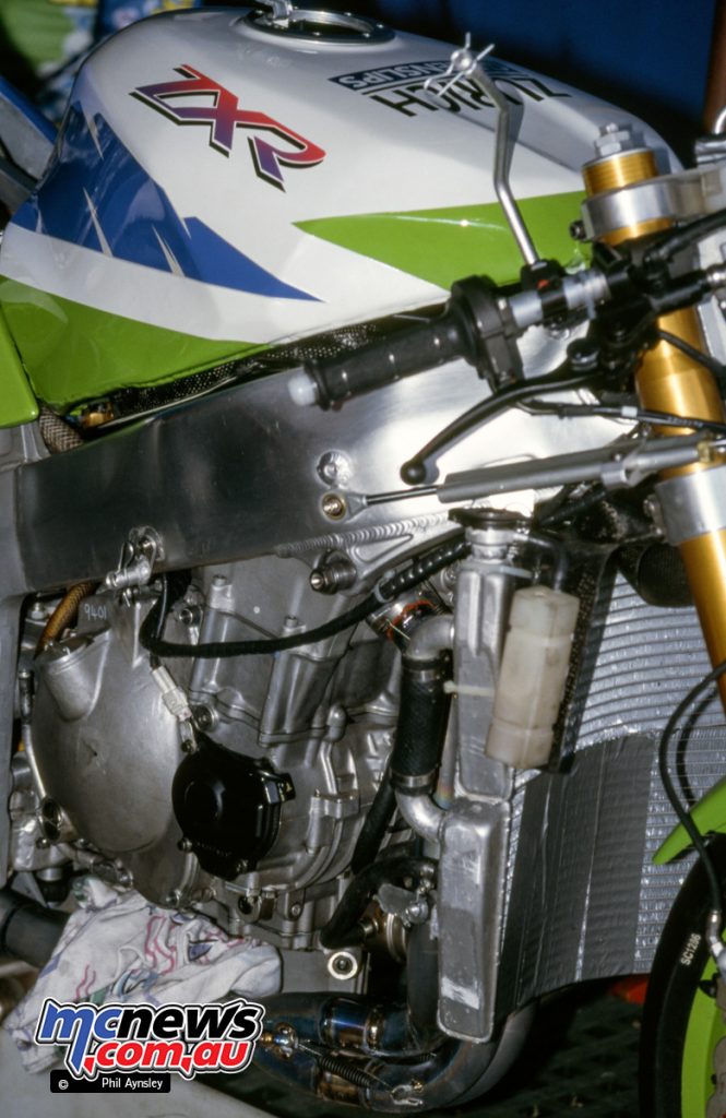 Kawasaki ZXR750