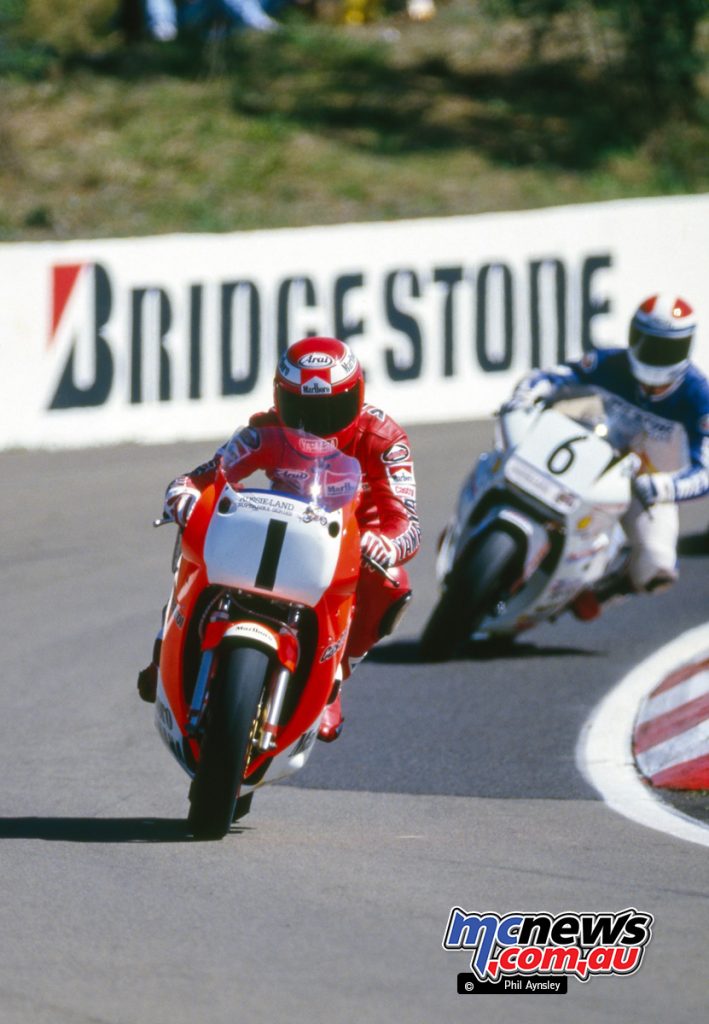 #1 Michael Dowson/Yamaha 989, #6 Robert Scolyer/Honda 750.