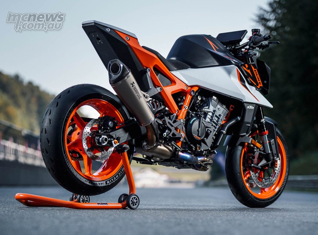 2025 KTM 990 Duke R Specifications